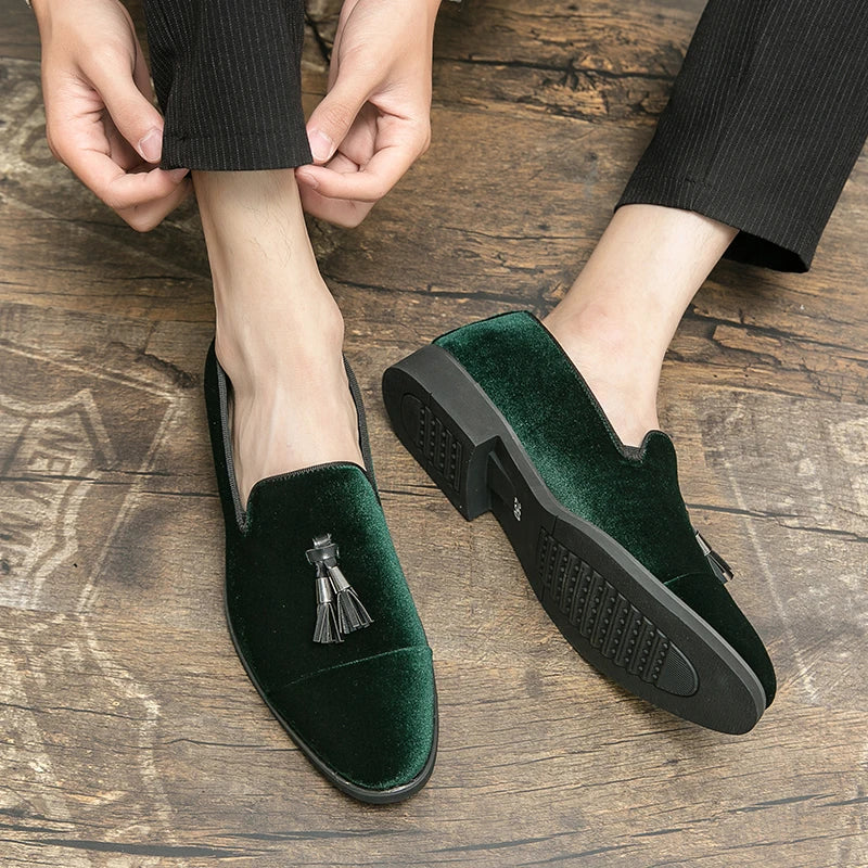 Luxury Brand Suede Green Loafers Men Slip-on Tassel Soft Leather Wedding Shoes Flats Men Shoes Casual Shoes Nubuck Leather Shoes