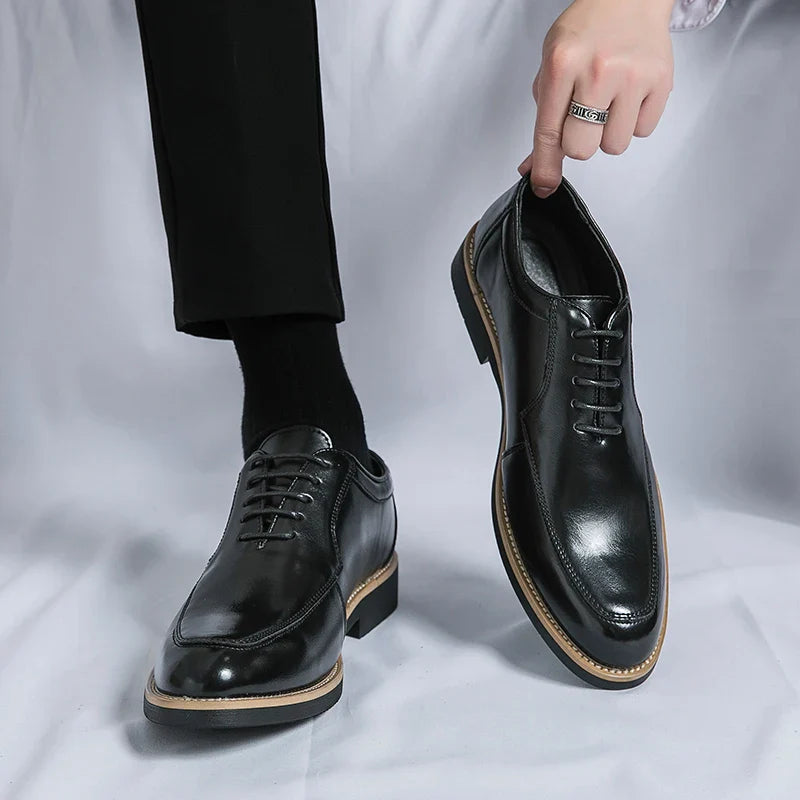 Hot Selling Pointed Dress Shoes Europe America Casual Versatile Men's Low Top Shoes High-end Banquet Office Men's Business Shoes