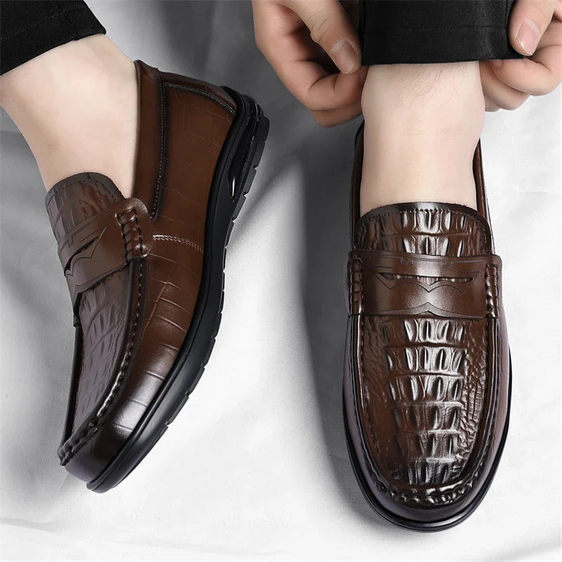 Mens Leather Mens Loafers Non Slip Walking Flats Breathable Driving Shoes Outdoor Slip on Casual Shoes Man Work Office Sneakers