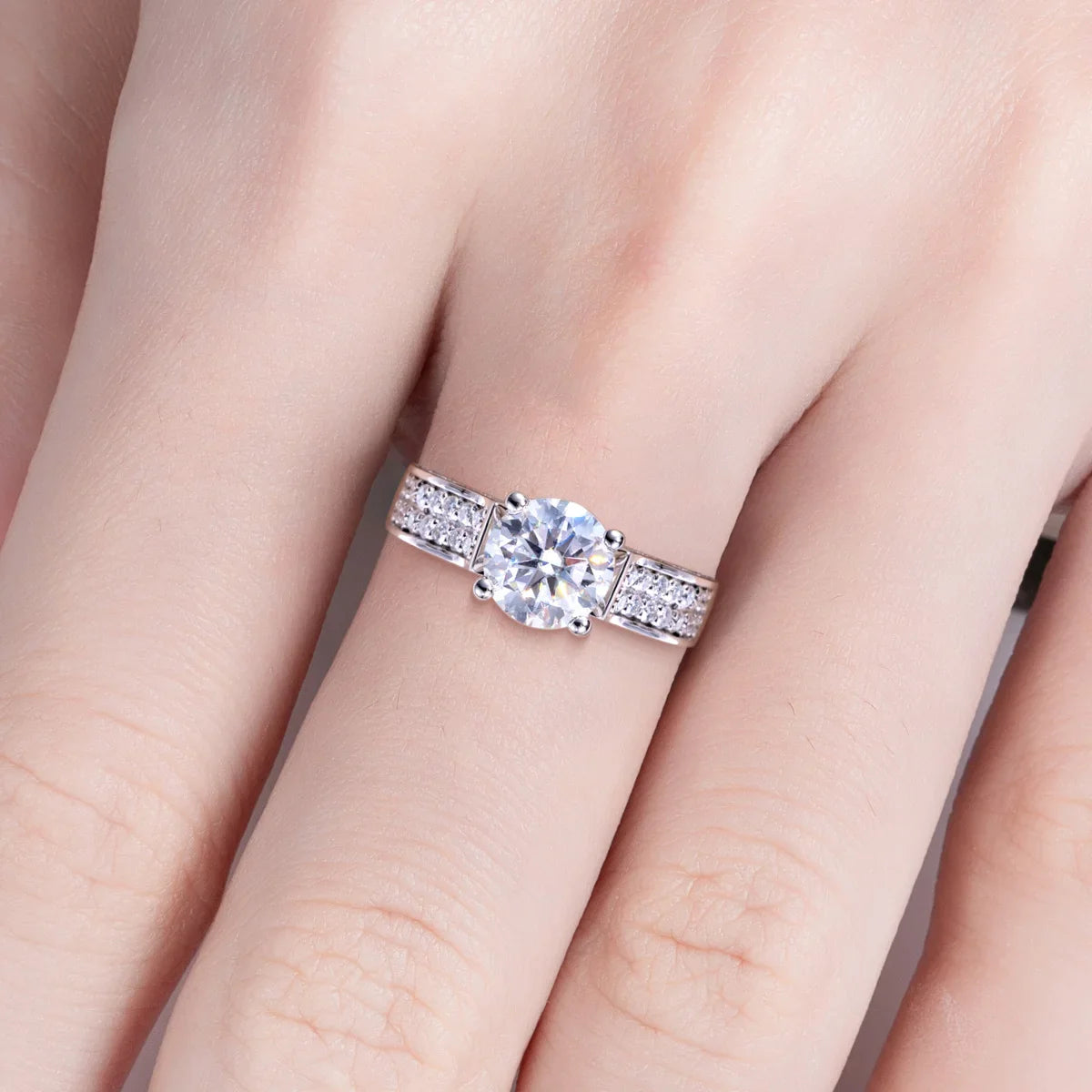 2ct Moissanite Engagement Ring for Women 925 Sterling Silver 18k Gold Plated D Color Luxurious Wedding Band Ring