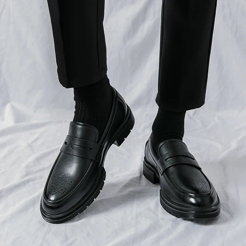 Spring and autumn men's business casual shoes breathable carved leather shoes British fashion platform pointed leather shoes 46