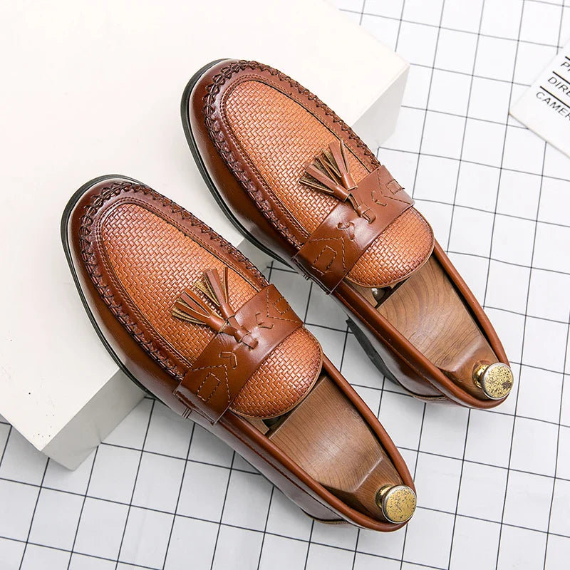 Men's Dress Shoes High Quality Brogues Casual Business Leather Shoes Social Party Leather Loafers Male Tassel Wedding Shoes