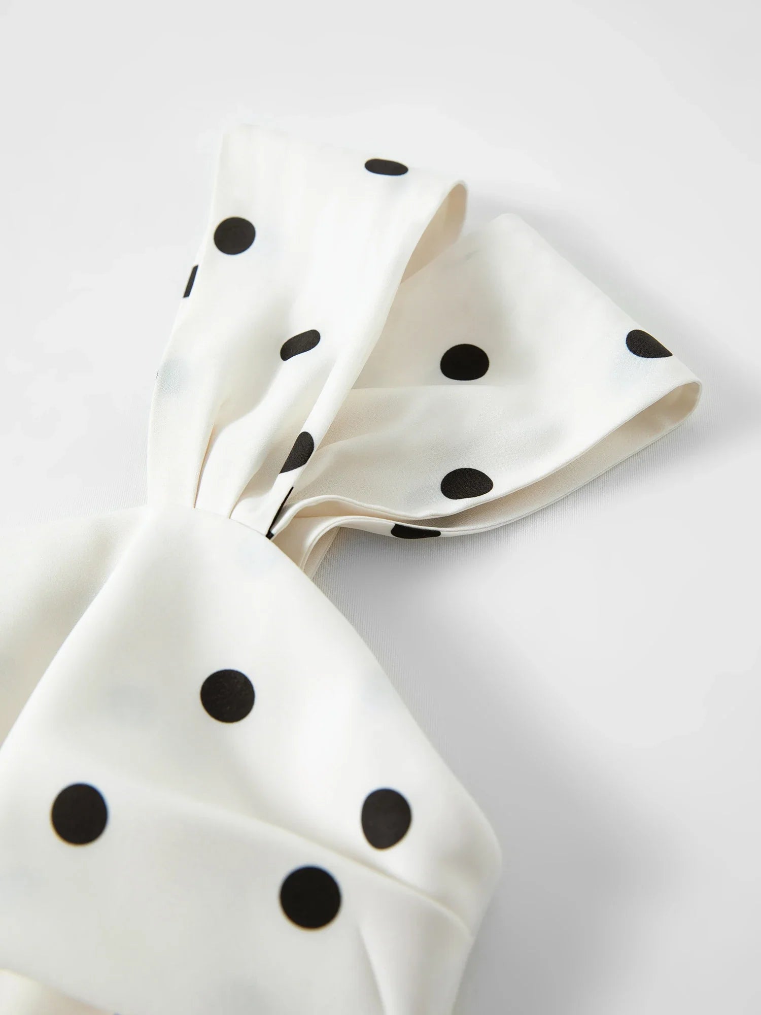 Women's 2026 Summer New French Vintage Polka Dot One-Shoulder Waist Dress Elegant High Waist A-Line Slim Fit Date Dress