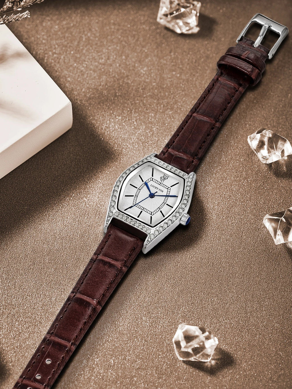 Retro ladies quartz watch barrel-shaped diamond luxury ladies wristwatch fashion watch as a gift