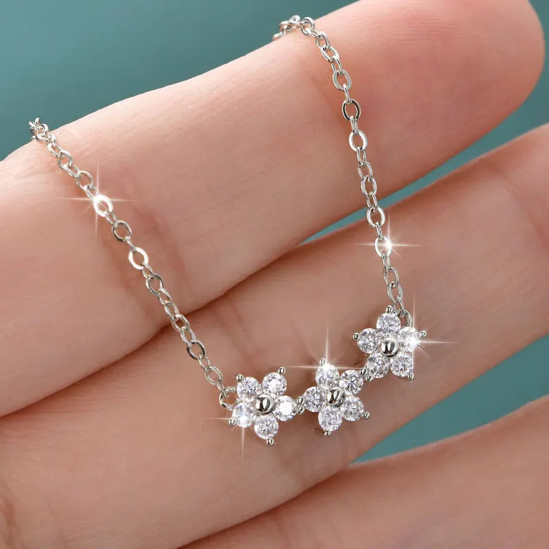 Certified 2mm Moissanite Diamond Necklace Niche Light Luxury Cute Flower Pendant Necklace for Women Friend Birthday Gift