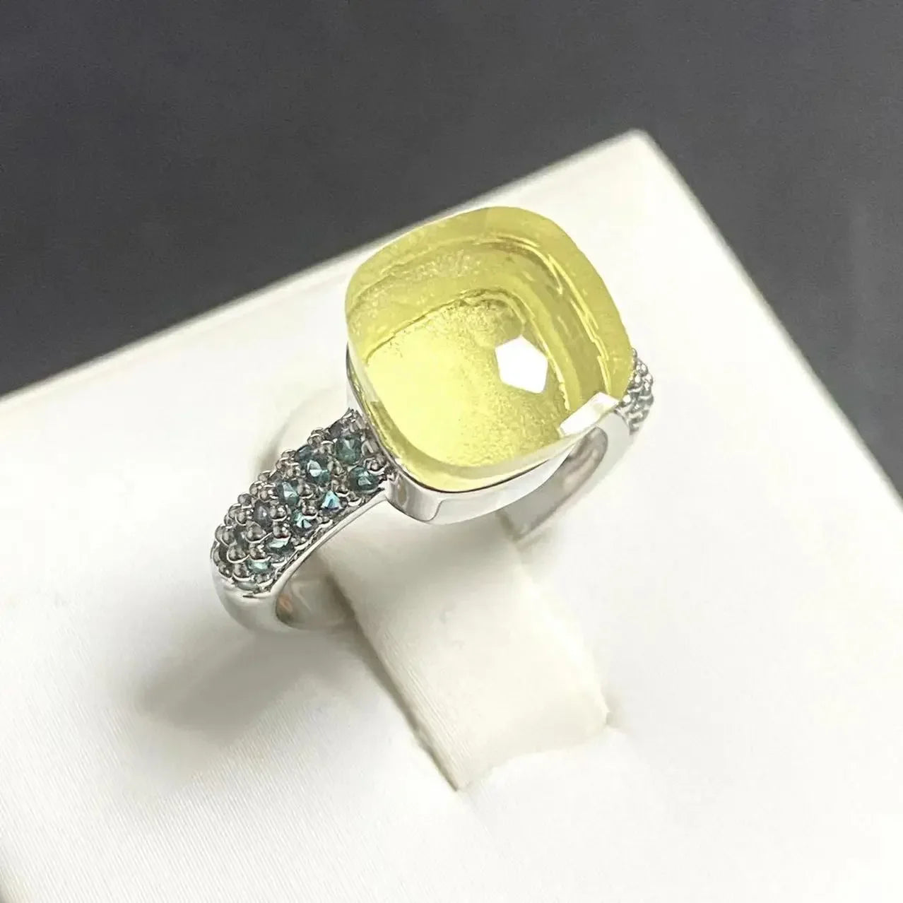 10.6mm Classic Ring for Women Light Blue Zircon Blue Topaz Candy Water Drop Crystal Ring Platinum Plated Jewelry Gift