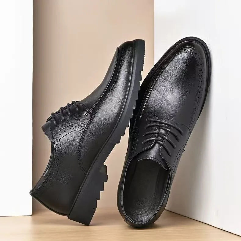 New Lace Designer Black Dress Shoes for Men Spring Autumn Fashion Business Casual Shoes Male Soft Sole Retro Leather Shoe Man