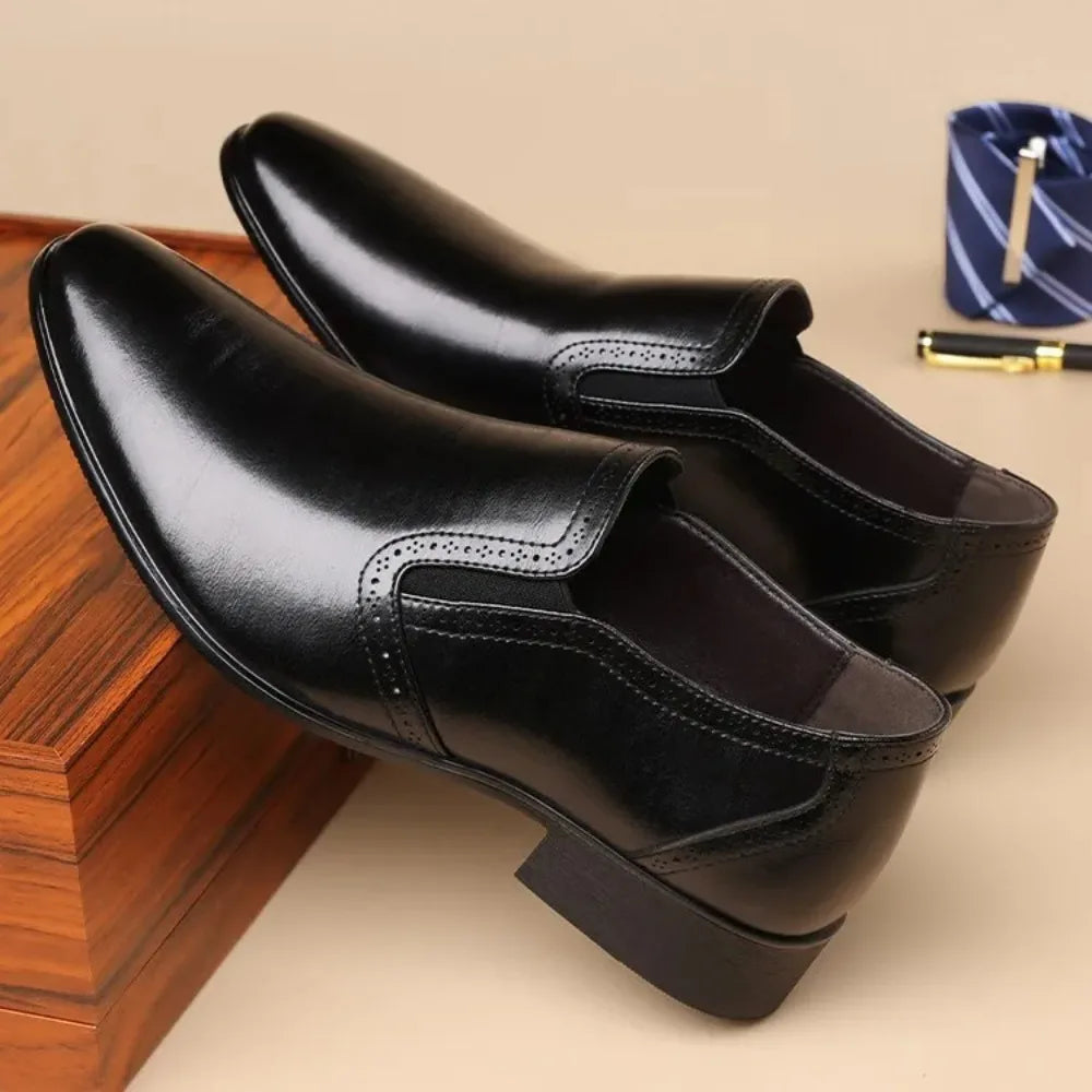 Spring Autumn New Designer Dress Shoes for Men Solid Color Fashion Formal Business Casual Leather Shoes Male