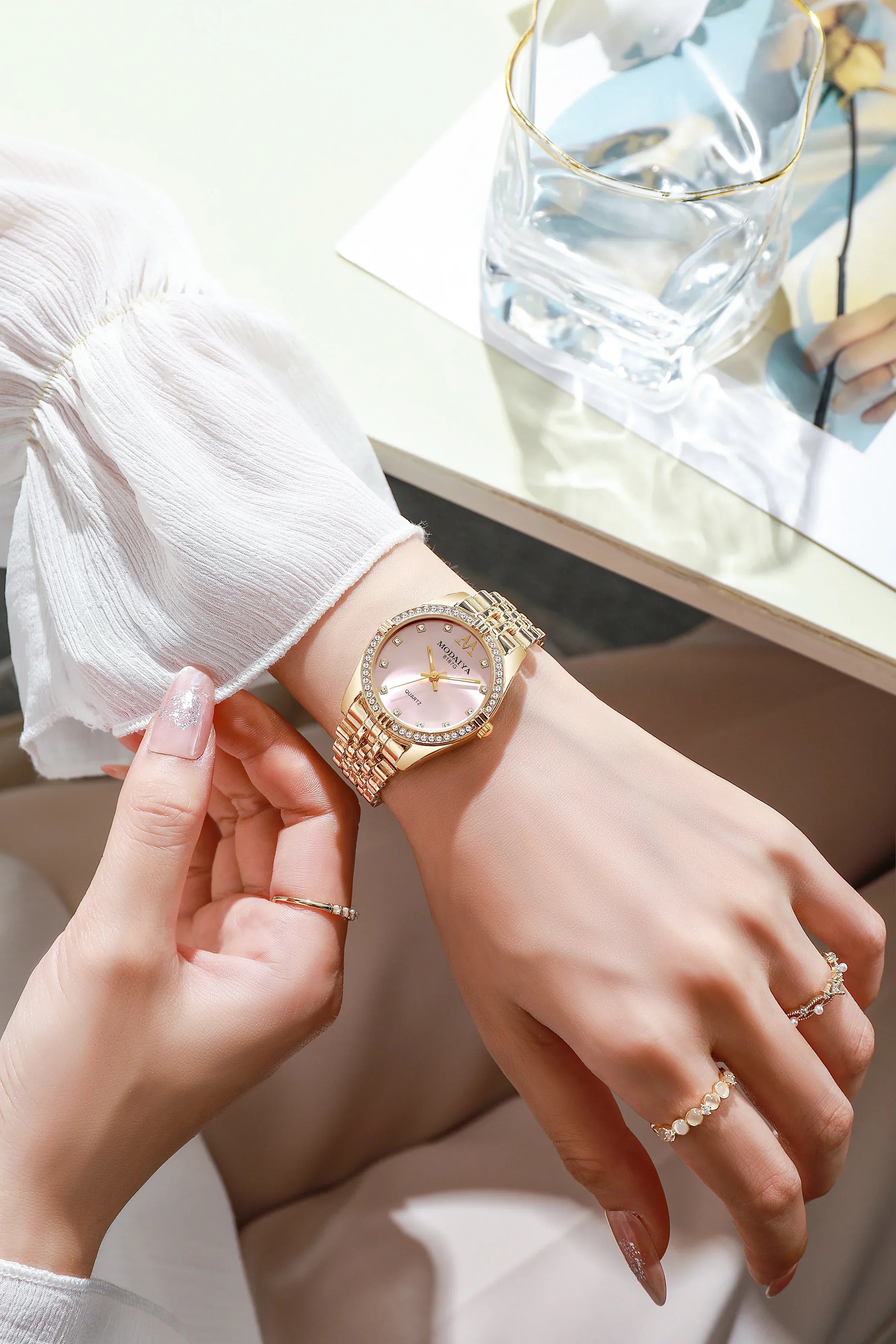 Women Watches Luxurious Quartz Sparkling Rhinestone Dial Dress Wristwatches for Ladies Relogio Feminino