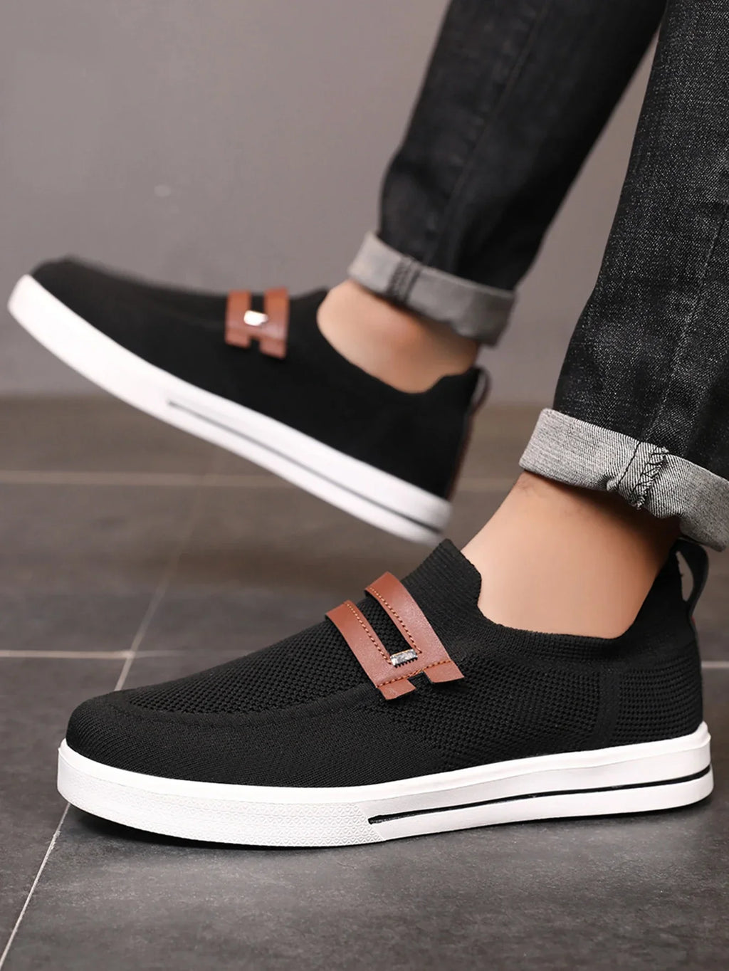 New Men Sports Shoes Mesh Breathable Casual Shoes Outdoor EVA Soft-Soled Walking Shoes Lightweight Comfortable Men Sports Shoes