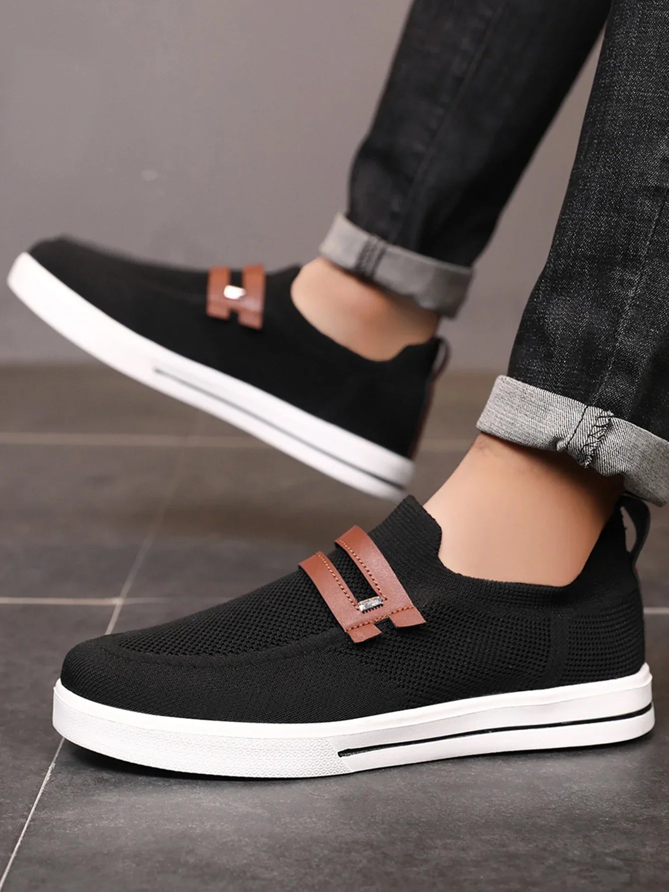 New Men Sports Shoes Mesh Breathable Casual Shoes Outdoor EVA Soft-Soled Walking Shoes Lightweight Comfortable Men Sports Shoes
