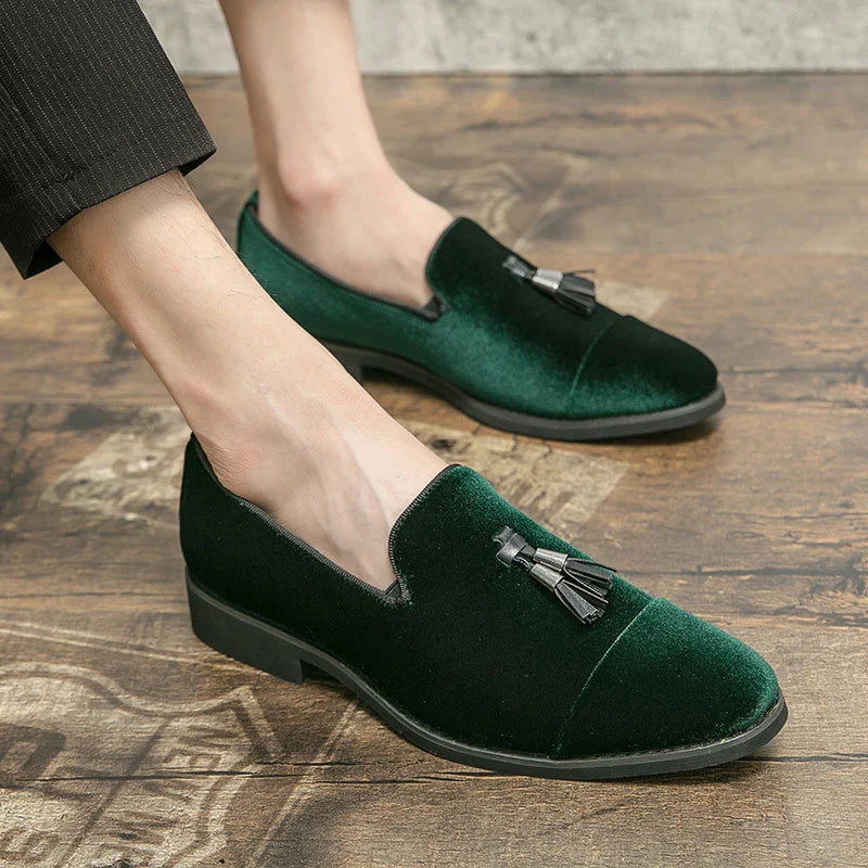 Luxury Brand Suede Green Loafers Men Slip-on Tassel Soft Leather Wedding Shoes Flats Men Shoes Casual Shoes Nubuck Leather Shoes
