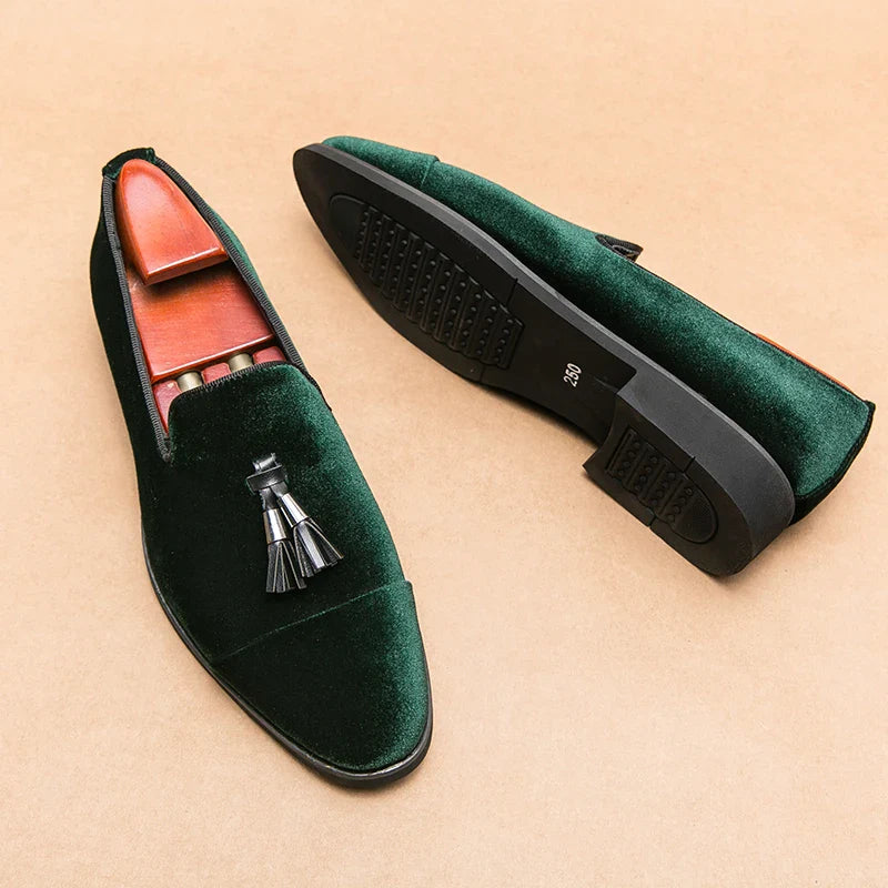Luxury Brand Suede Green Loafers Men Slip-on Tassel Soft Leather Wedding Shoes Flats Men Shoes Casual Shoes Nubuck Leather Shoes