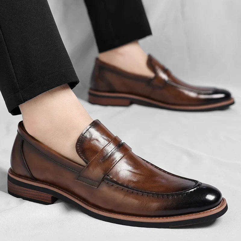 Leather Mens Casual Shoes Leisure Walk Pointed Toe Loafers Thick Bottom and Low Heel Comfy Casual Shoes Classic Business Shoes
