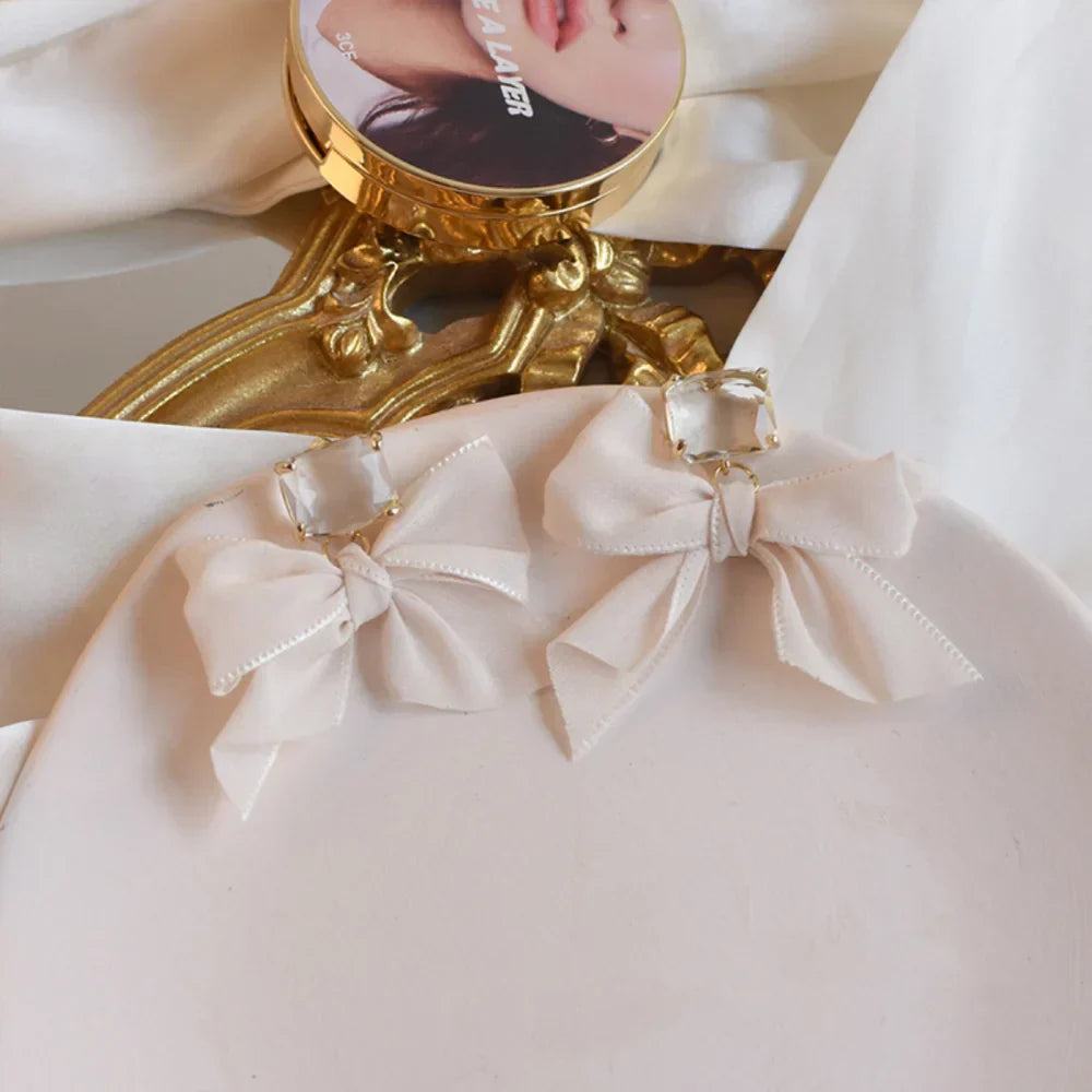 New Fashion Korean Cute Sweet Black White Women Statement Stud Earrings Fabric Lace Bow Drop Earrings Luxury Jewelry Party Gifts