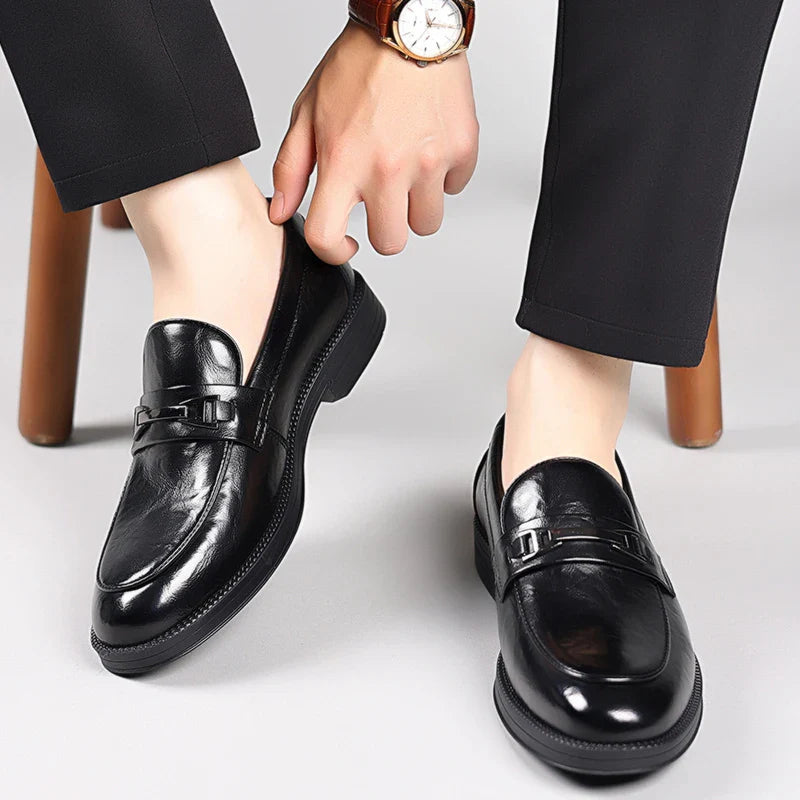 Men's Casual Leather Shoes 2026 New Spring Season Loafers for Men with Slip-On Flats British Style Men Walking Shoes Moccasins