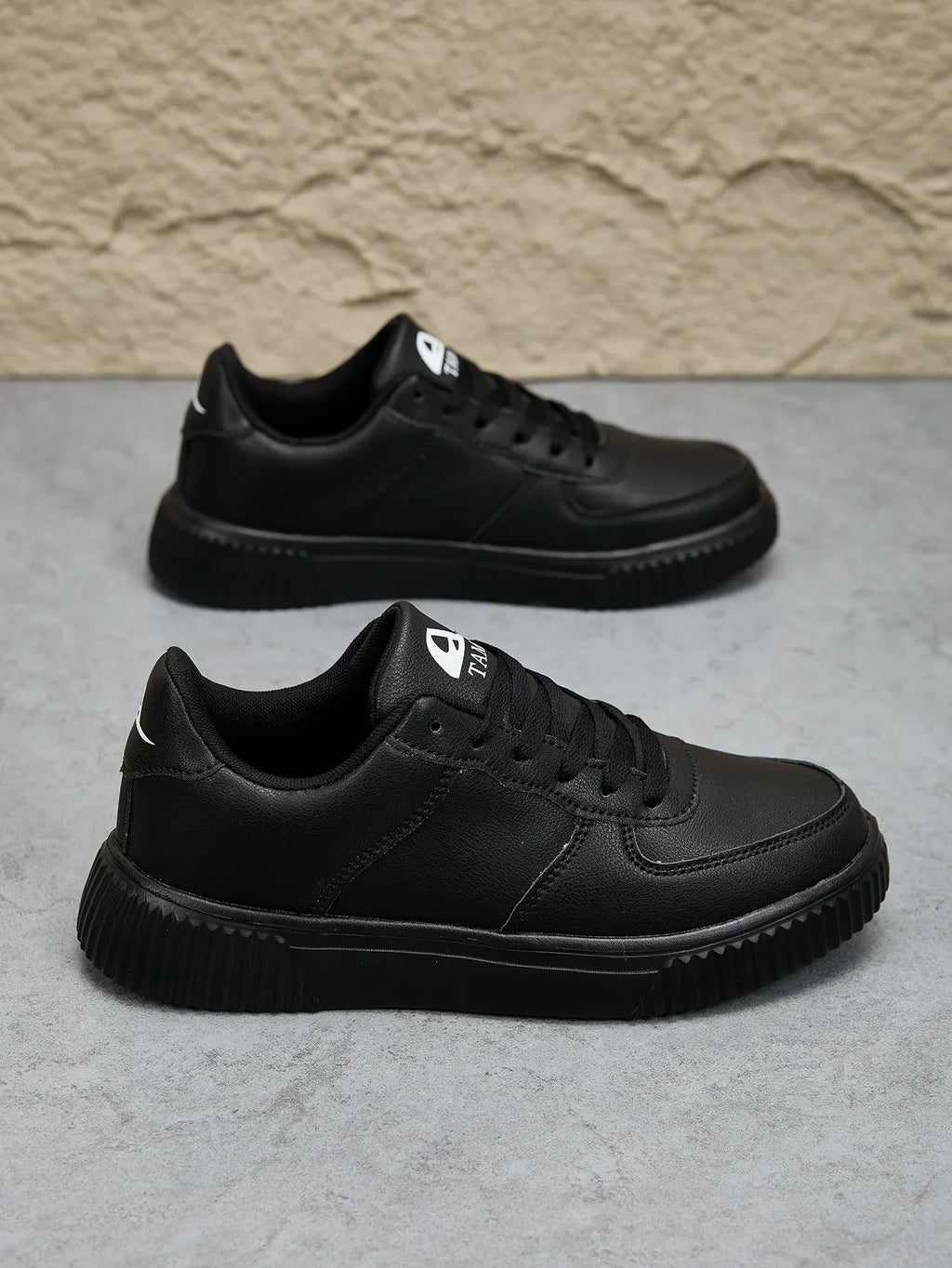 Fashion Leather Men White Sneakers Breathable Comfort Classic Casual Shoes Mens Women Outdoor Walking Shoes Couple Footwear Size
