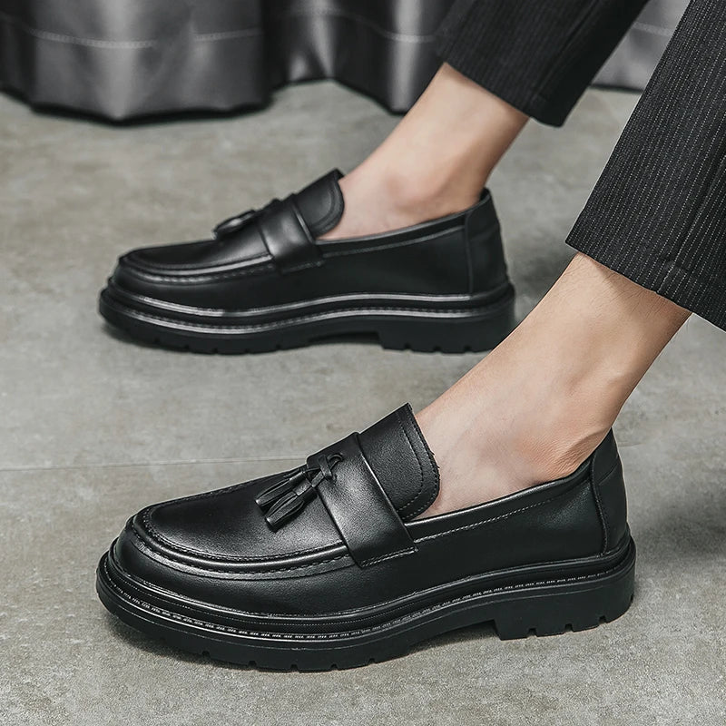 Tassel Loafers Men Platform Thick-soled Formal Business Shoes Slip-on Comfortable Mens Leather Wedding Casual Shoes Oxford Shoes
