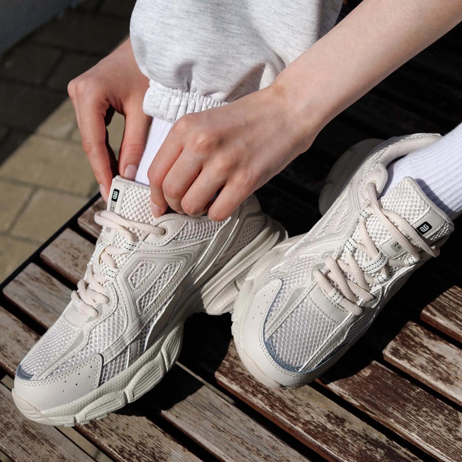 Women Sports Shoes Outdoor Lightweight Breathable Jogging Sneakers Female Casual Mesh Anti-slip Lace Up Running Shoes