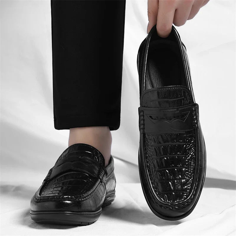 Mens Leather Mens Loafers Non Slip Walking Flats Breathable Driving Shoes Outdoor Slip on Casual Shoes Man Work Office Sneakers