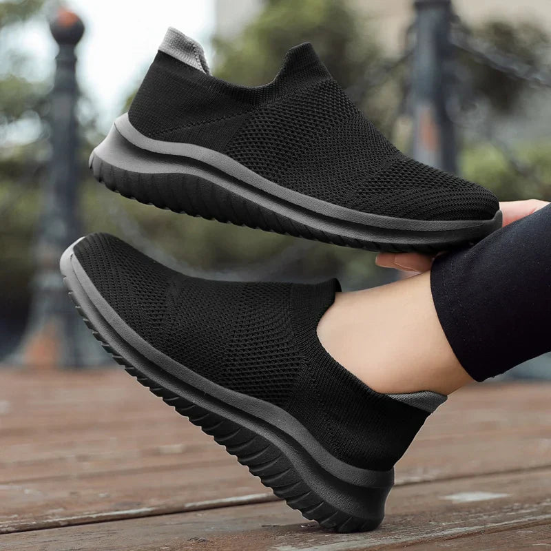 Men Shoes Sneakers Breathable Mesh Slip on Running Shoes Outdoor Non-Slip Couple Jogging Training Hiking Sports Shoes