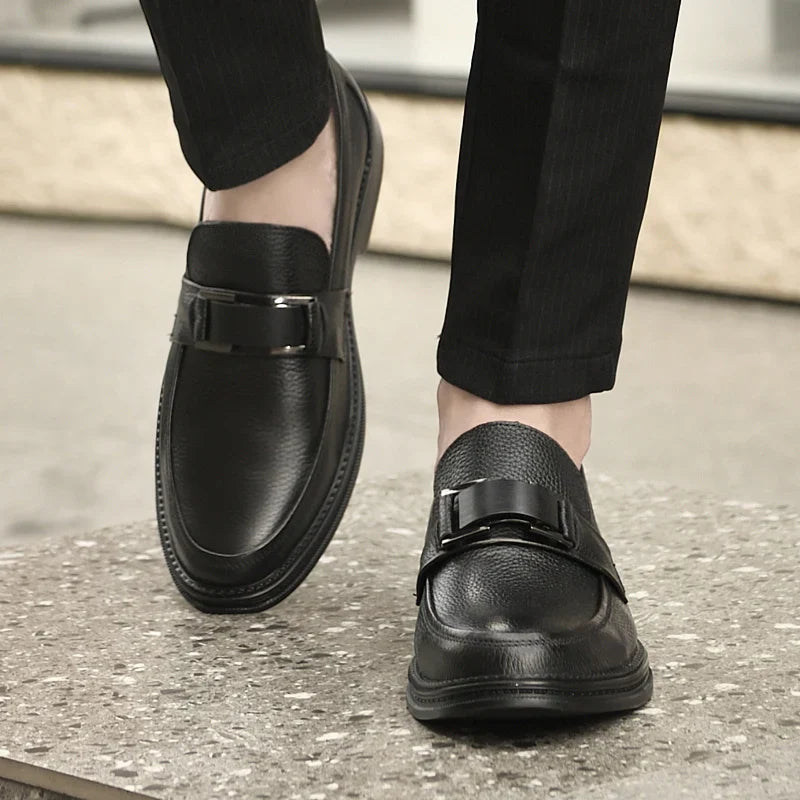 Men's Solid -Color Casual Loafers For Autumn And Winter Comfortable Soft -Soled Business Office Shoe And Metal Buckle Lazy Shoes