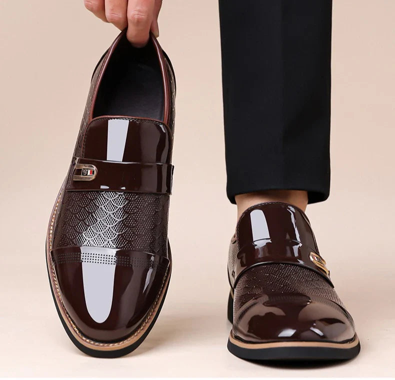 New Designer Patent Leather Wedding Shoes for Men Solid Color Business Casual Shoes Male Spring Autumn Fashion Dress Shoes Man