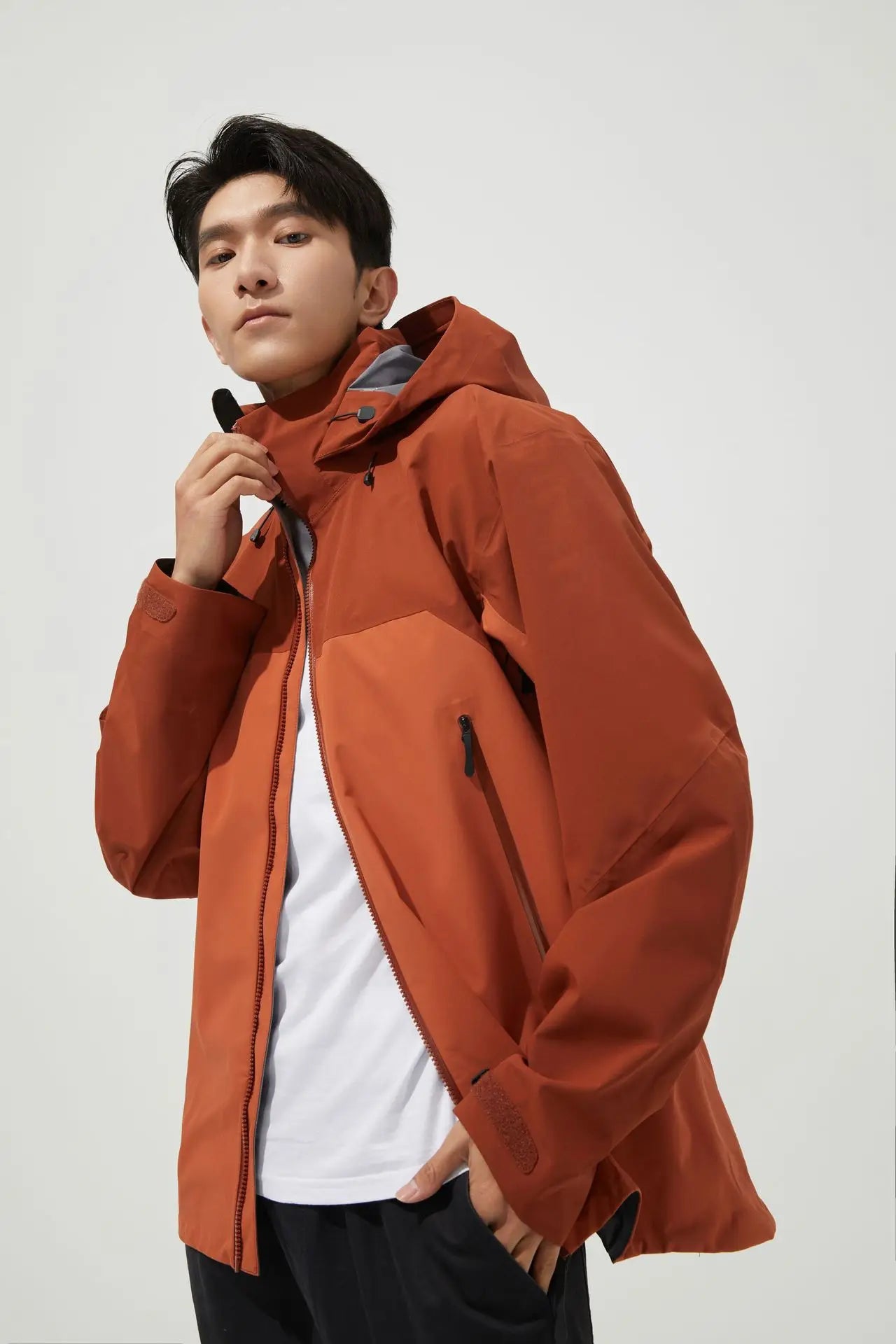 2026 Outdoor Men's and Women's, Fashionable, Windproof and Waterproof, Mountaineering, Breathable, Travel, Camping, Windbreaker