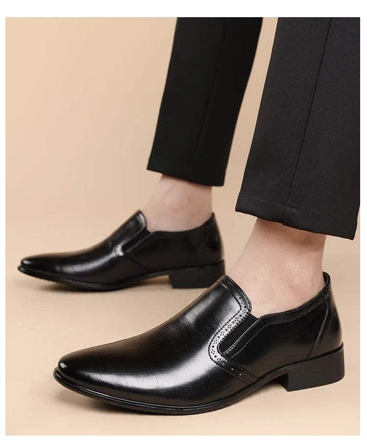 Spring Autumn New Designer Dress Shoes for Men Solid Color Fashion Formal Business Casual Leather Shoes Male