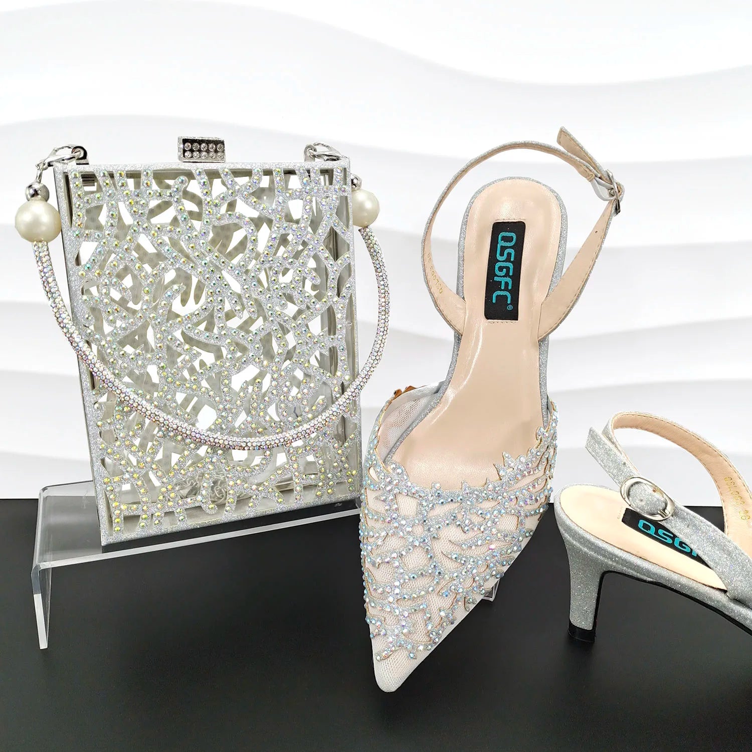 Hollow Coral Pattern Design Fashionable And Elegant Wear Ladies Shoes And Bag