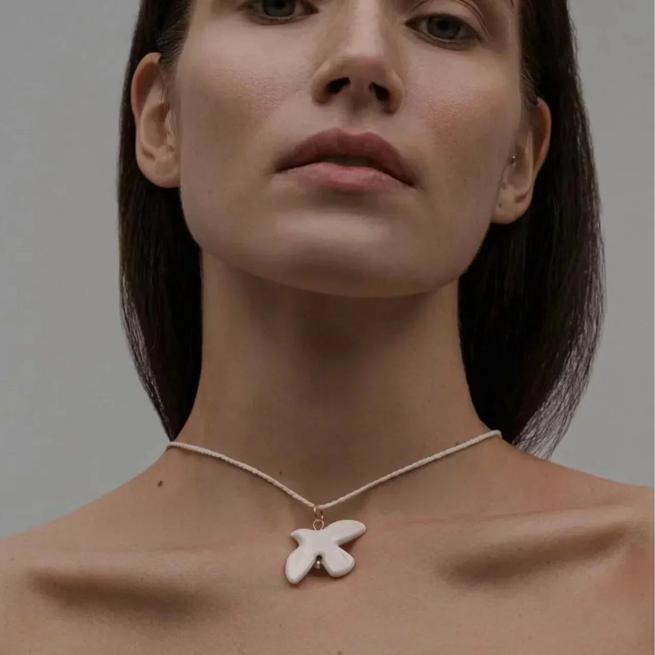 Fashion White Peace Dove Necklace For Women Vintage Geometric Round Hoop Long Necklace Jewelry Gift