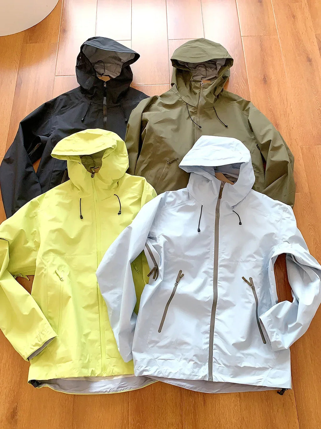 2026 New Storm Jacket Lovers Outdoor Sports Camping Mountain Skiing Trend Fashion British Wind Leisure Waterproof Storm Jacket