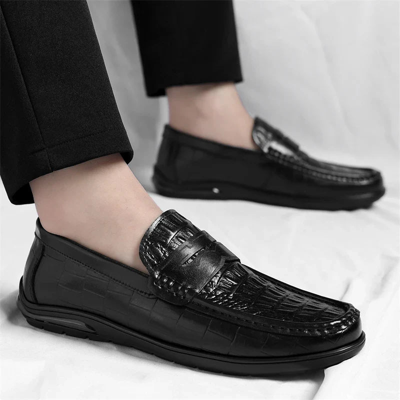 Mens Leather Mens Loafers Non Slip Walking Flats Breathable Driving Shoes Outdoor Slip on Casual Shoes Man Work Office Sneakers