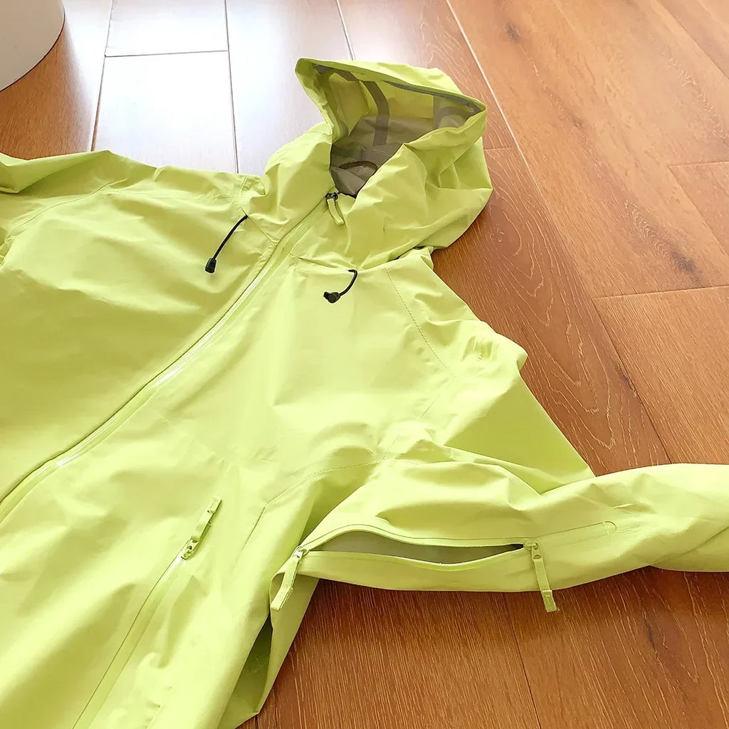2026 New Storm Jacket Lovers Outdoor Sports Camping Mountain Skiing Trend Fashion British Wind Leisure Waterproof Storm Jacket