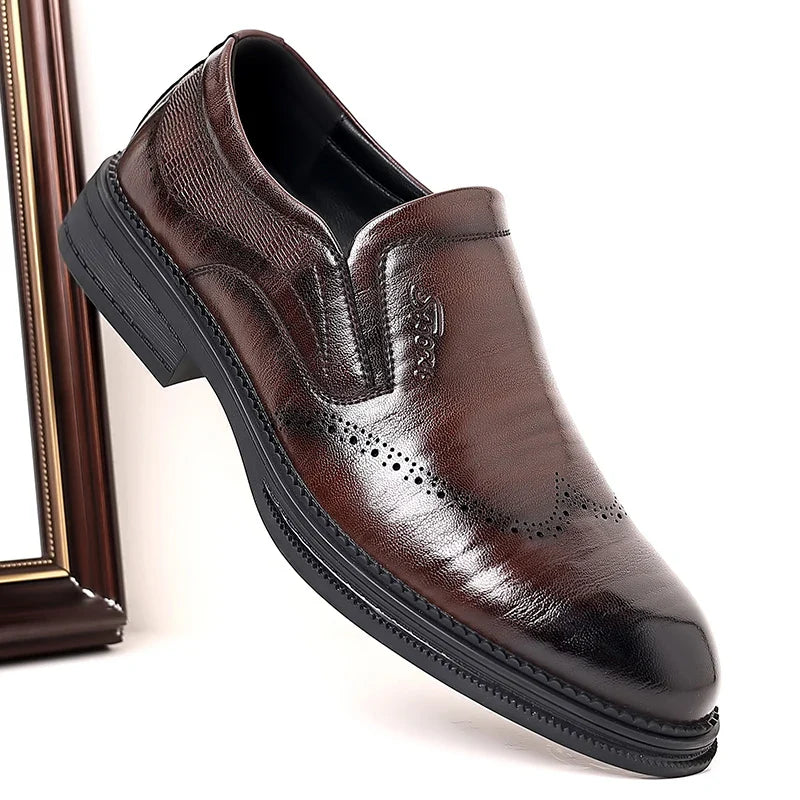 British Style Brand Men's Dress Shoes Fashion Patent Leather Men Business Flat Shoes Breathable Men Formal Office Working Shoes
