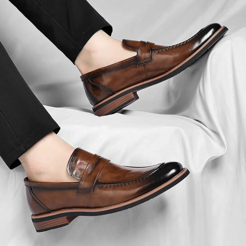 Leather Mens Casual Shoes Leisure Walk Pointed Toe Loafers Thick Bottom and Low Heel Comfy Casual Shoes Classic Business Shoes