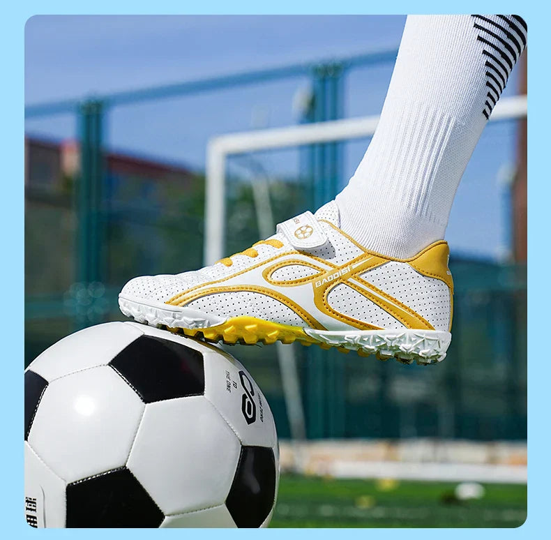 Kids Soccer Shoes Boys Grils Football Boots Non-Slip Training Indoor Outdoor Unisex Athletic Shoes Breathable Ultralight Sports