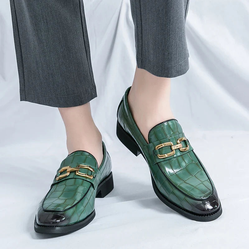 46 plus-size Metal Pressed Floral Loafers 2024 new merchant leather shoes men's casual pressed plaid leather pointy