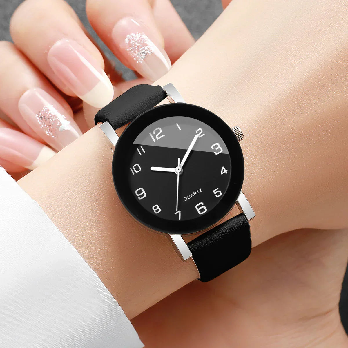 1/2PCS Fashion Couple's Watches Leather Strap Wristwatch Men Women Casual Arabic Dial Quartz Watches (Without Box)