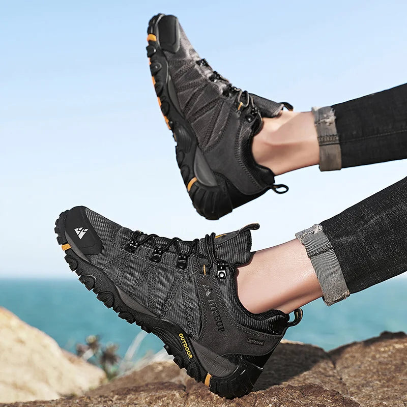 Non-slip Men Hiking Shoes Breathable Outdoor Wear Resistant Splashproof Climbing Men Sneaker Tourism Mountain Shoes