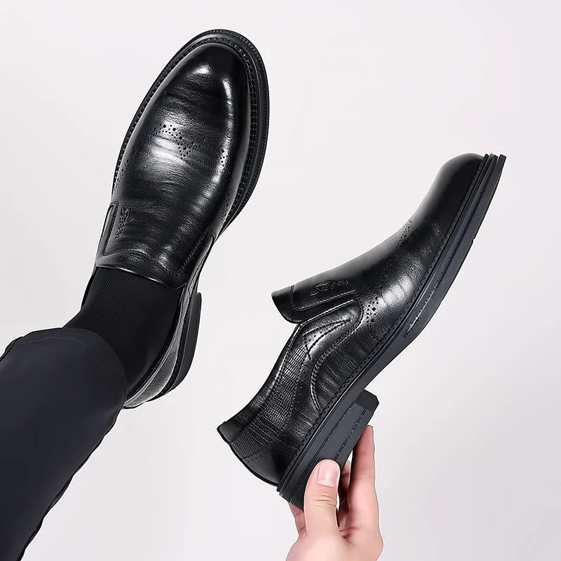 British Style Brand Men's Dress Shoes Fashion Patent Leather Men Business Flat Shoes Breathable Men Formal Office Working Shoes