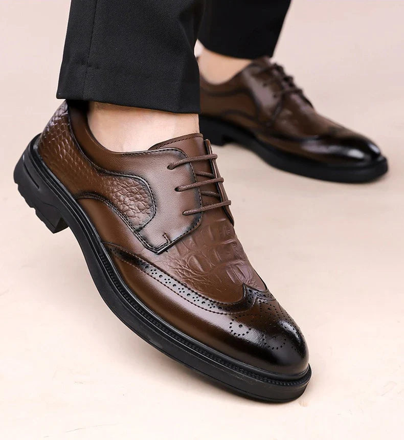 Korean Solid Color Cow Leather Shoes for Men Spring Summer New Lace Designer Brogue Shoes Man Fashion Business Casual Shoe Male