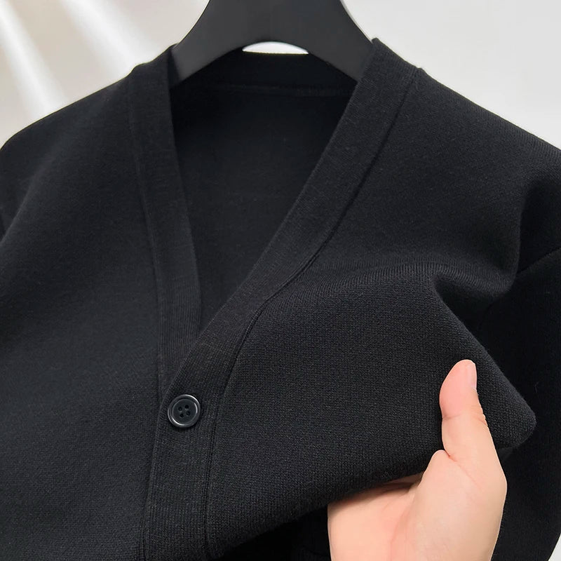 Designer Quality Men's V-Neck Knit Cardigan Autumn Winter New Solid Color Double Pocket Sweater Coat Casual Commute Menswear Top