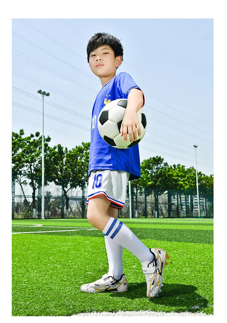 New Men Kids Professional Soccer Shoes Grass Boys Ultralight Football Boots Match Training Shoes Cleats Non-Slip Drop Shipping