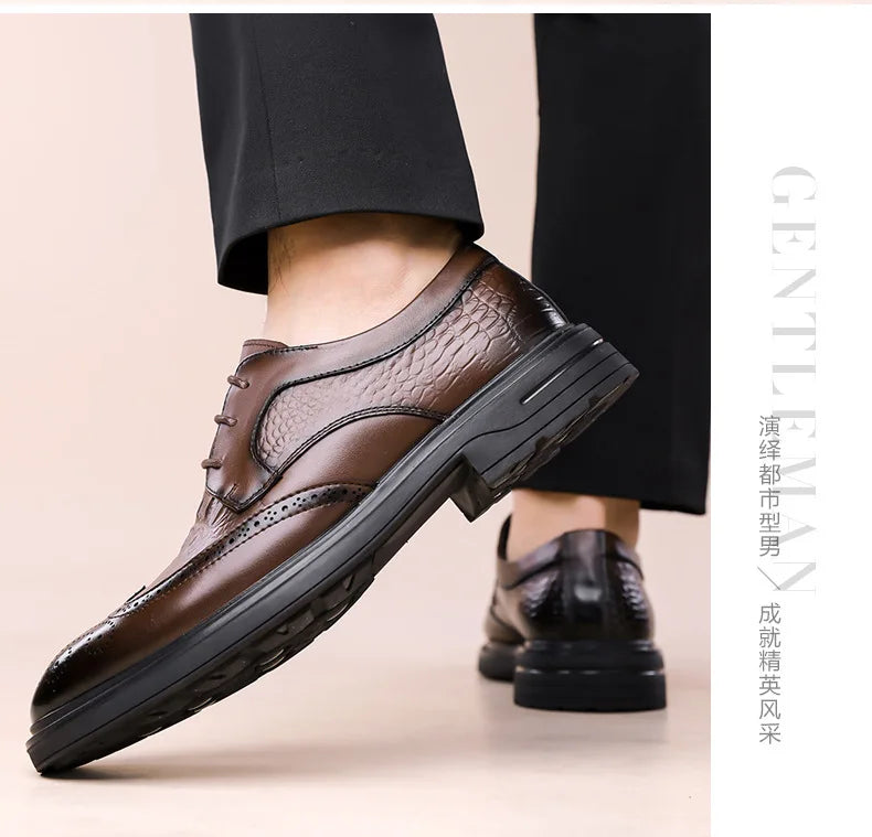 Korean Solid Color Cow Leather Shoes for Men Spring Summer New Lace Designer Brogue Shoes Man Fashion Business Casual Shoe Male