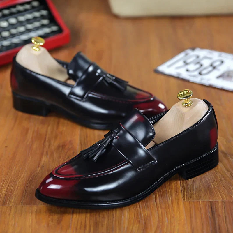 Fashion men's hair stylist pointed shoes British casual bright face retro small leather shoes nightclub fringe fashion shoes