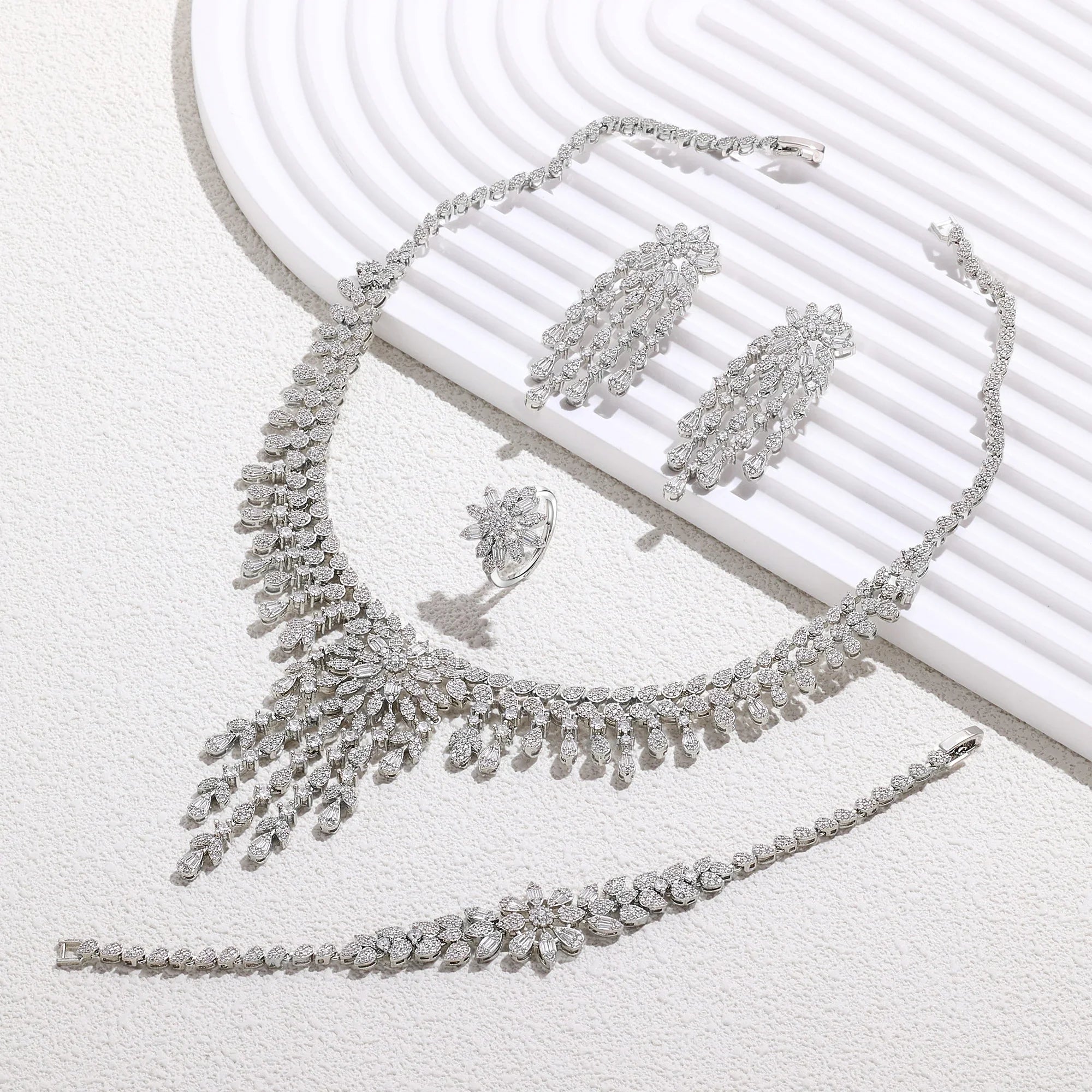 2024 New 4-Piece Designer Bride Wedding Jewelry Set Women's Discount Fashion Elegant Women's Set Wedding Neck Jewelry Bride
