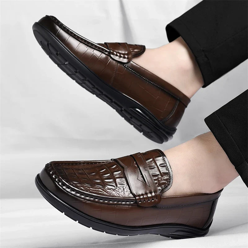 Mens Leather Mens Loafers Non Slip Walking Flats Breathable Driving Shoes Outdoor Slip on Casual Shoes Man Work Office Sneakers