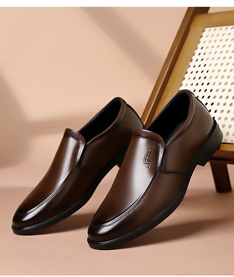 New Designer Soft Leather Shoes for Men Solid Color Fashion Business Casual Shoes Male Spring Autumn New Dress Shoe Man