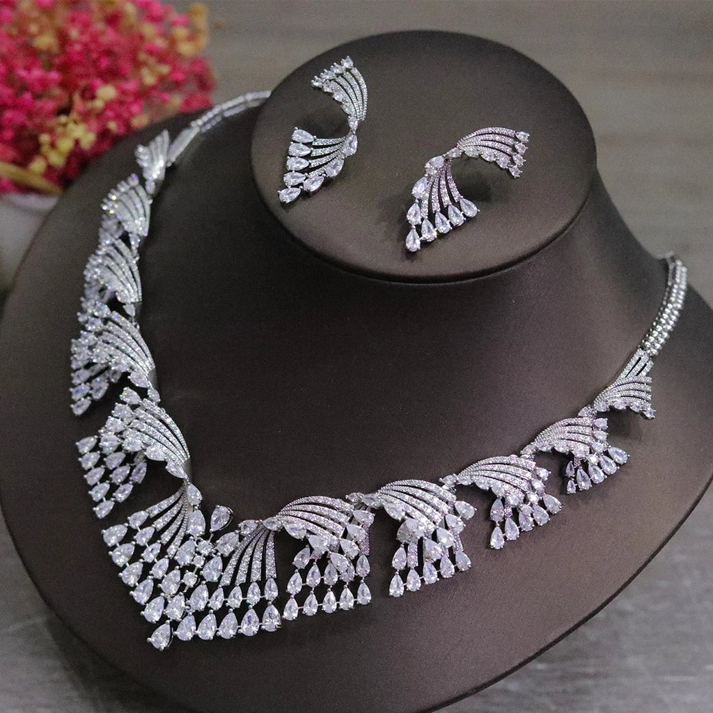 New White cubic zirconia Necklace Set Retro Palace Style Jewelry Women's Dress Decoration Suitable for Wedding Ball Bride Gift